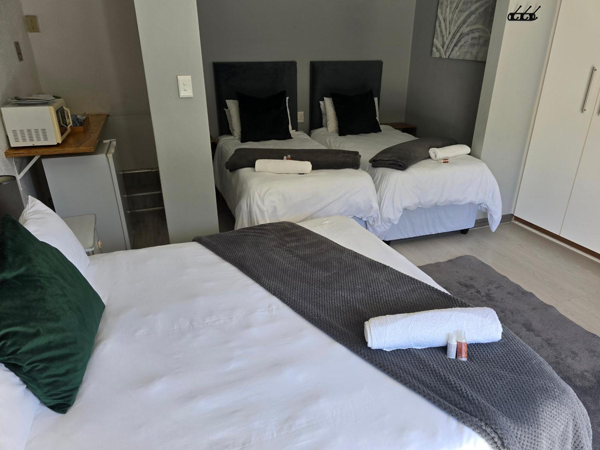 Lido Living Bed & Breakfast อีสต์ลอนดอน ภายนอก รูปภาพ